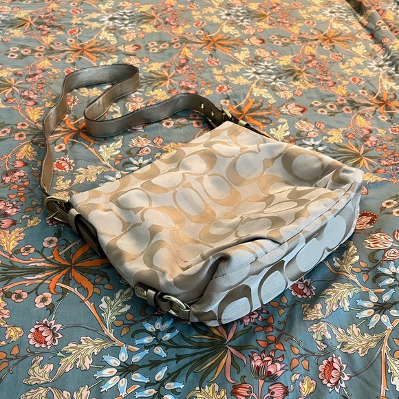 Coach Crossbody Purse - Picture 3 of 15